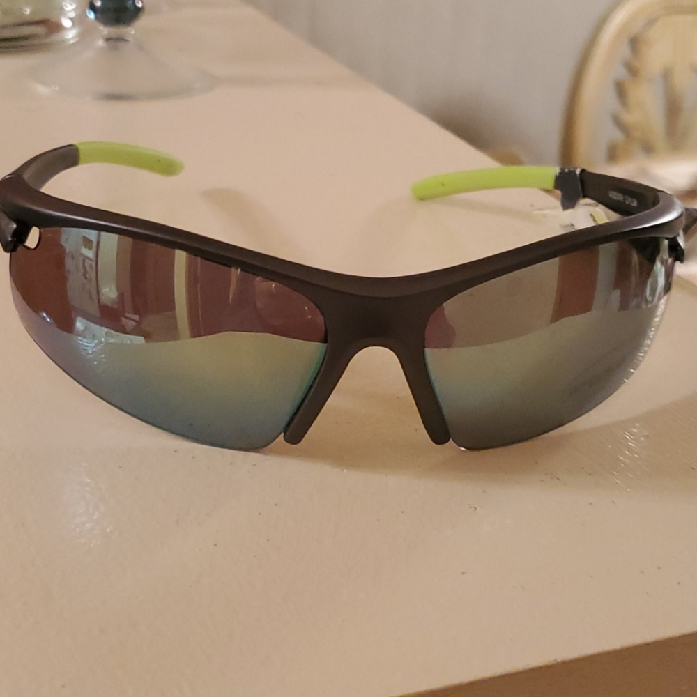 Xersion mens green reflection sunglasses